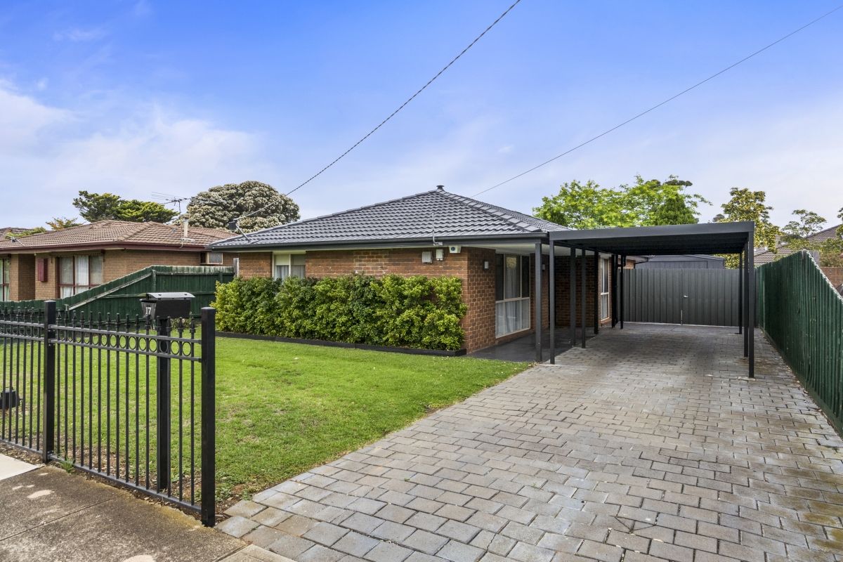 17 Kurrajong Crescent, Melton South VIC 3338, Image 0