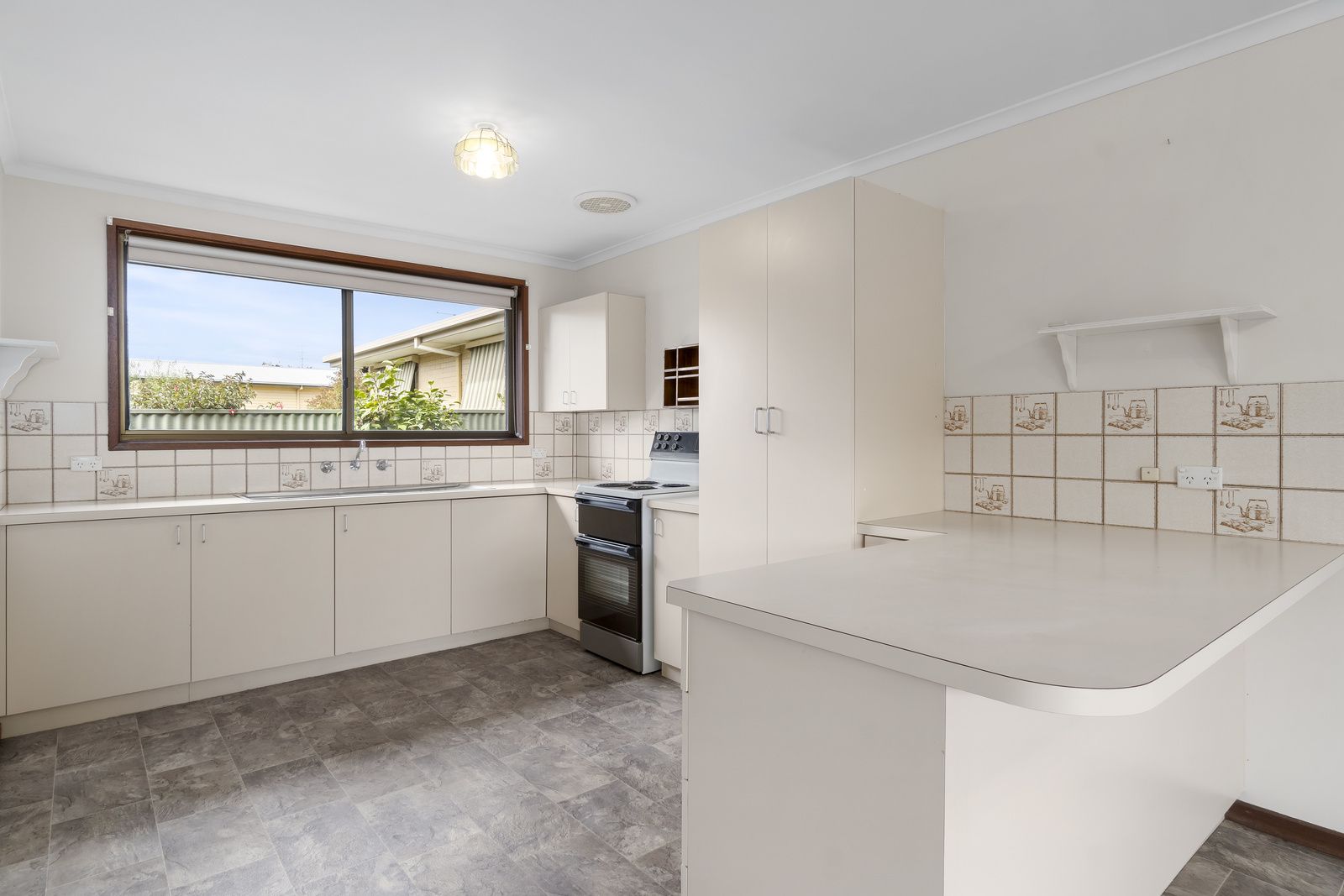 2/35 Calvert Street, Colac VIC 3250, Image 1