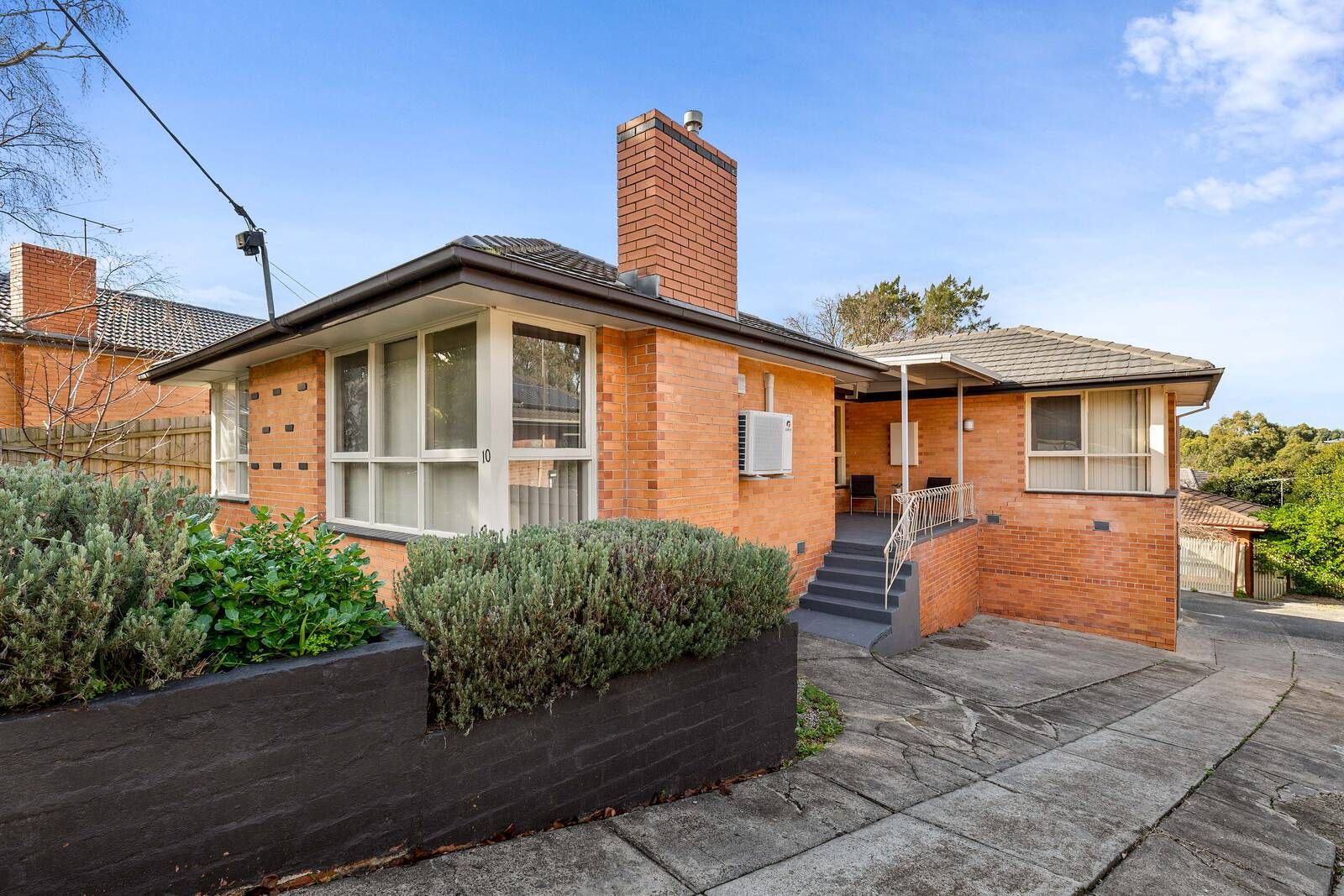 1/10 Larkspur Avenue, Doncaster Property History & Address Research