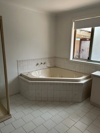 Additional image 8 of 7 Linden Court, Taylors Lakes VIC 3038