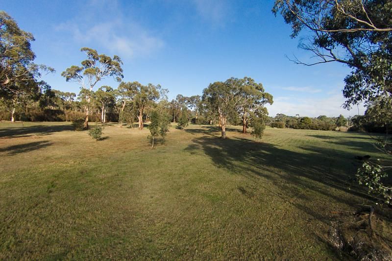 60 Brushy Park Road, WONGA PARK VIC 3115, Image 2