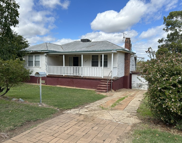 211 Carthage Street, East Tamworth NSW 2340