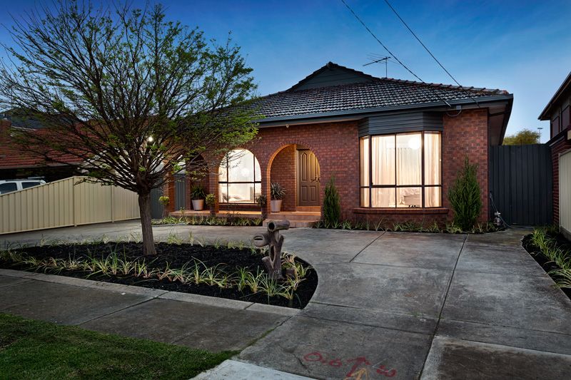 26 Wallace Crescent, Strathmore VIC 3041, Image 0