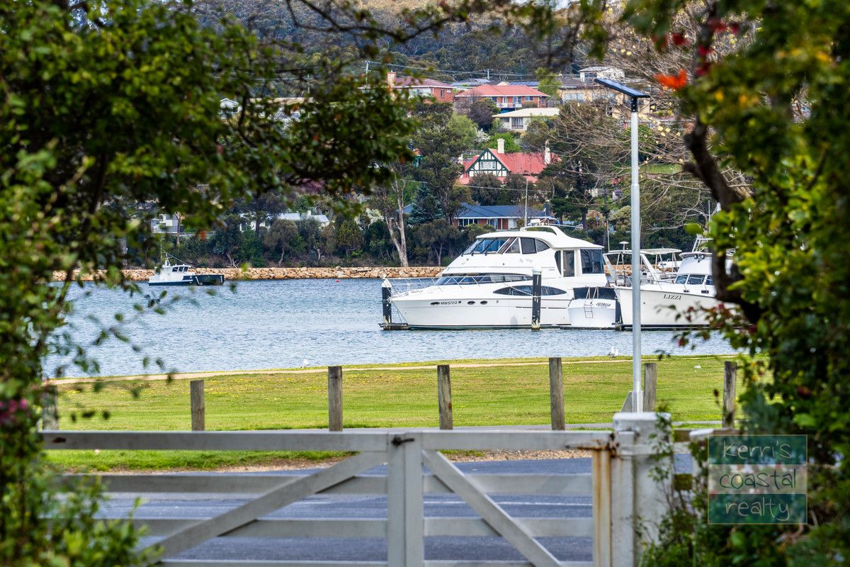 12 Bay Esplanade, St Helens TAS 7216 Domain