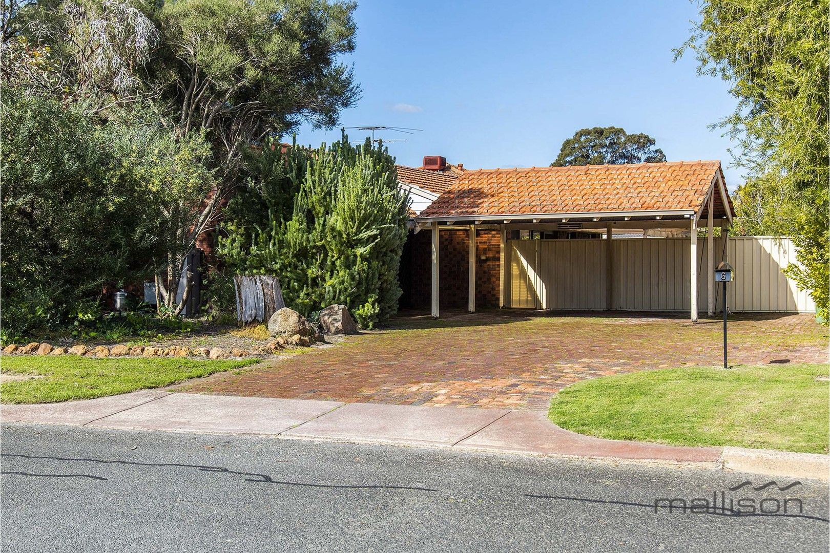 4 bedrooms House in 6 Higham Court LEEMING WA, 6149