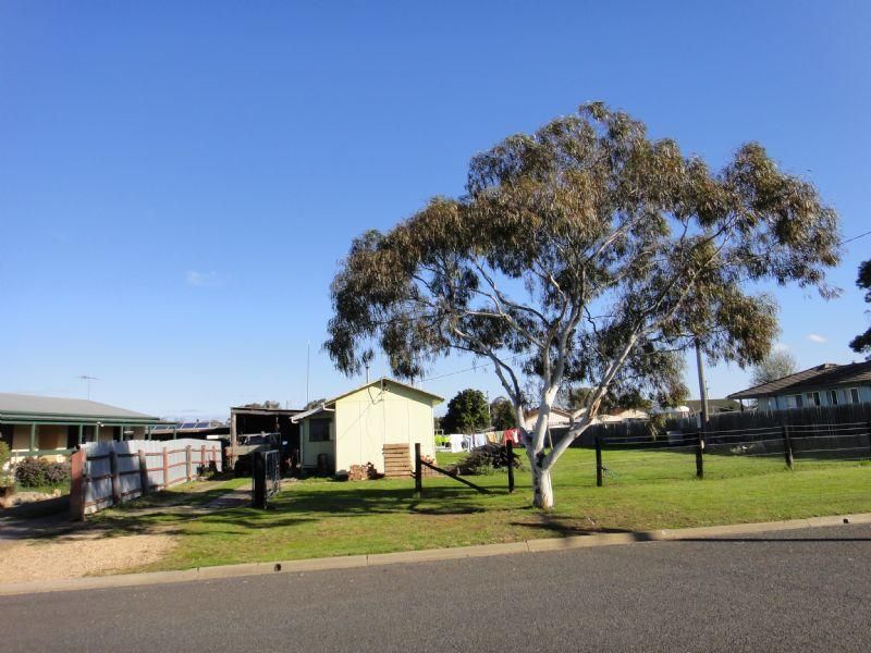 3 Perry Court, Heyfield VIC 3858