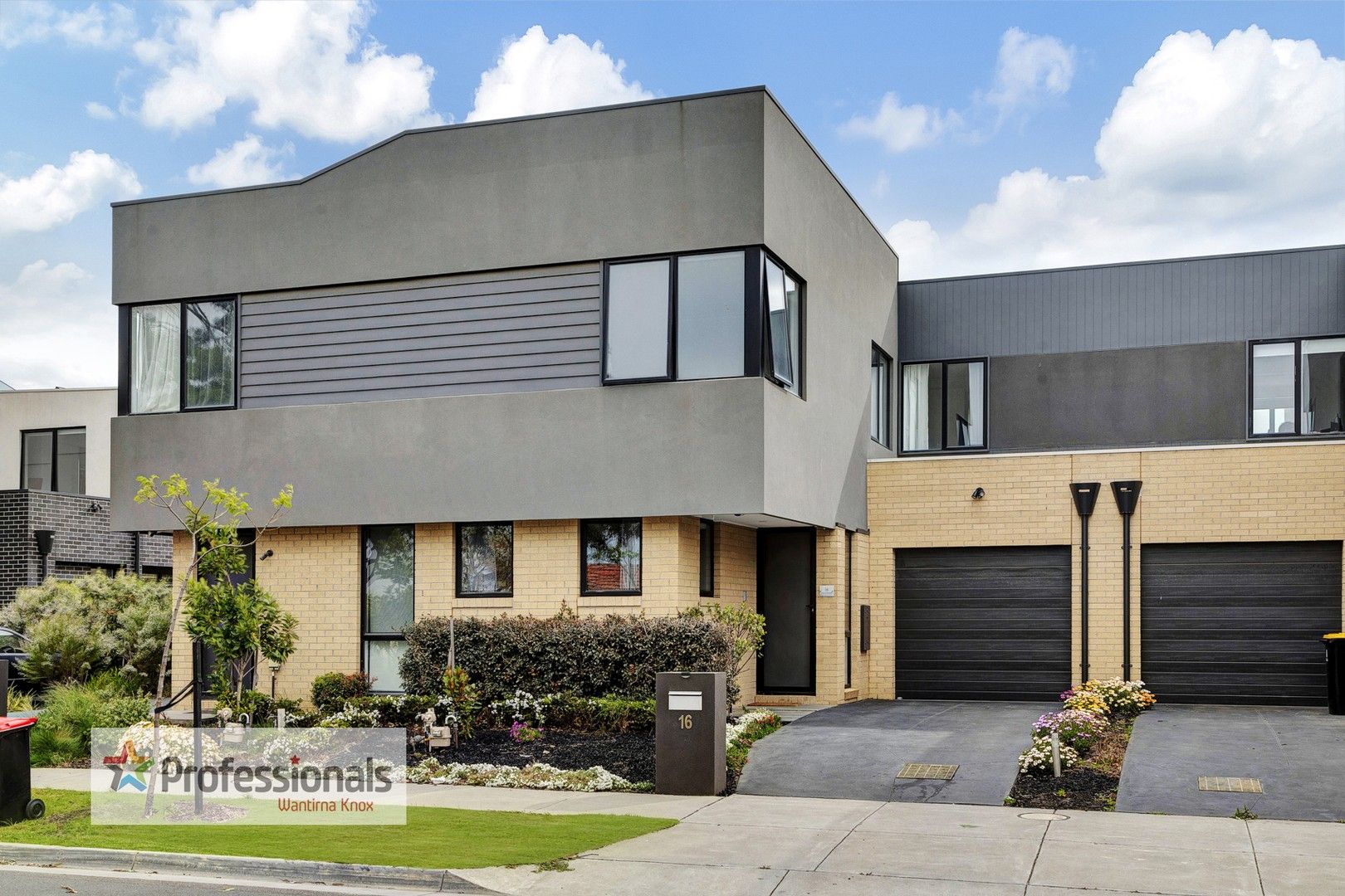 4 bedrooms Townhouse in 16 Main Road CLAYTON SOUTH VIC, 3169