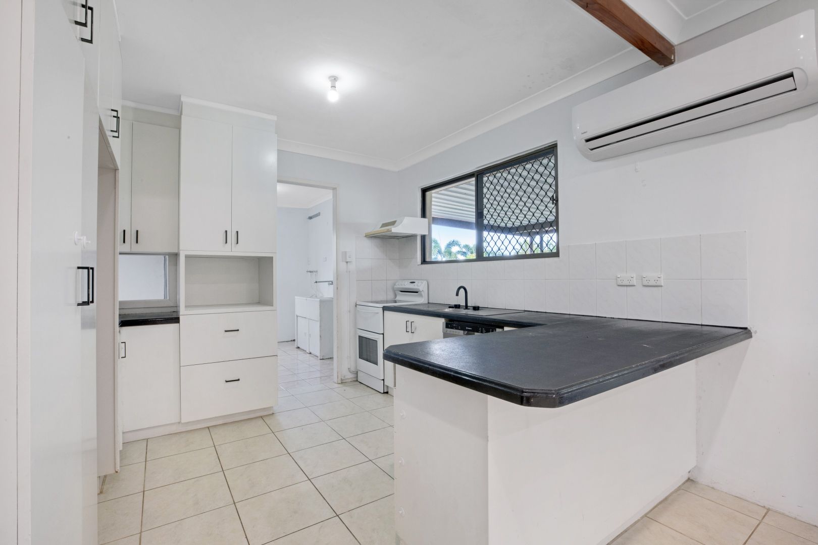 10 Wilson Court, Eimeo QLD 4740, Image 2