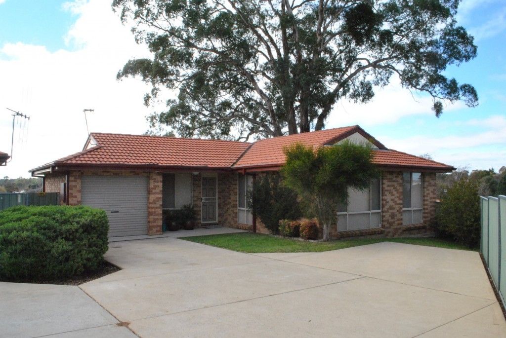 2/8 Elliot Close, Orange NSW 2800, Image 0