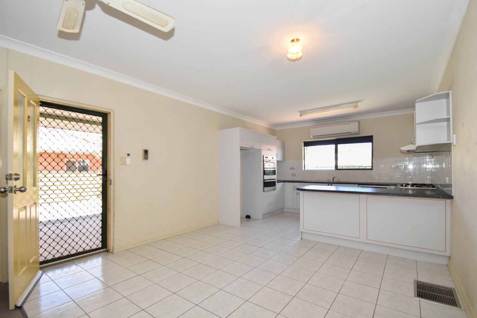 2/23 Bowman Close, Araluen NT 0870, Image 1