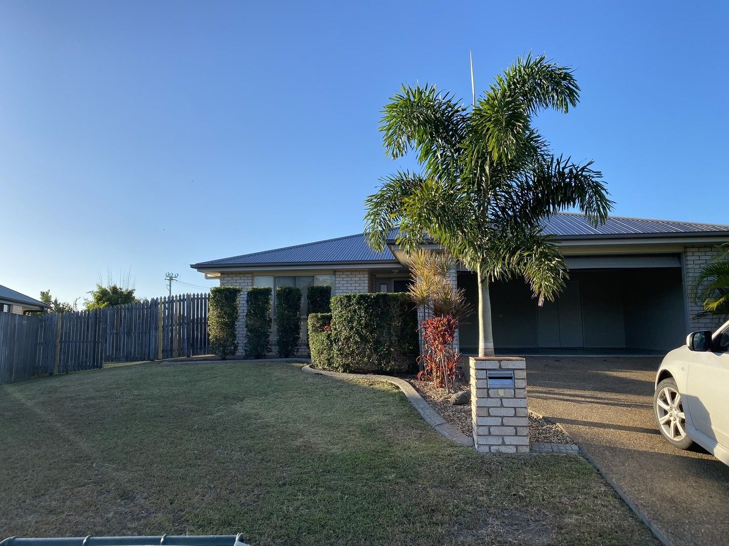 4 bedrooms House in 6 Heritage Drive BARGARA QLD, 4670