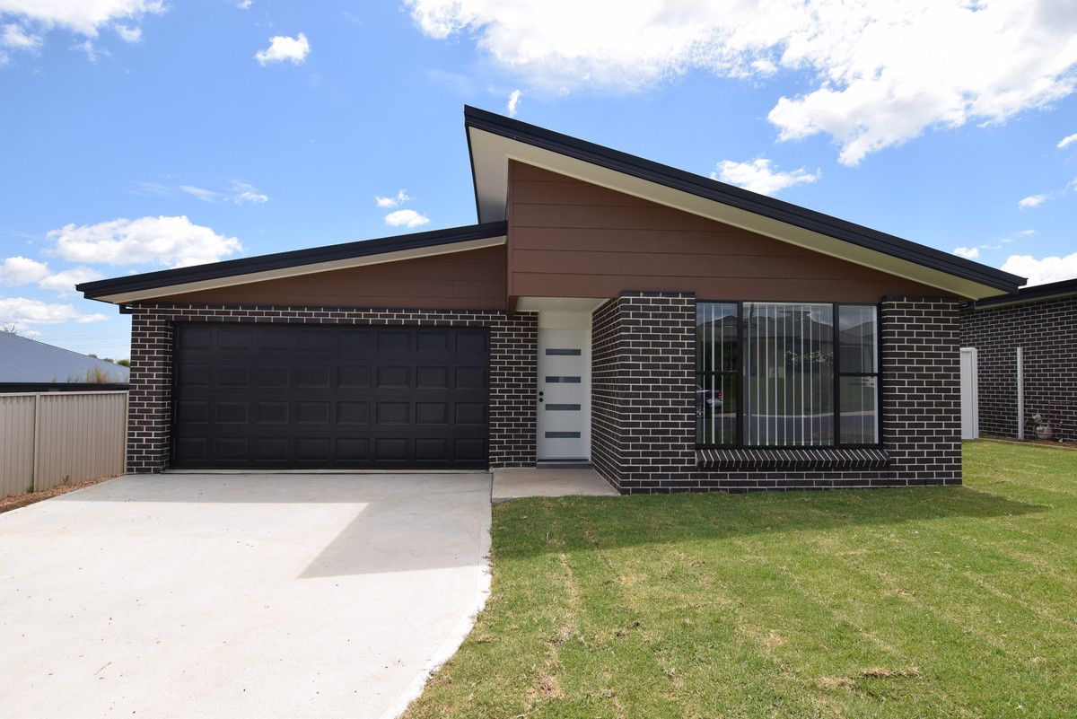 4 bedrooms House in 13 Wellesley Court RAGLAN NSW, 2795