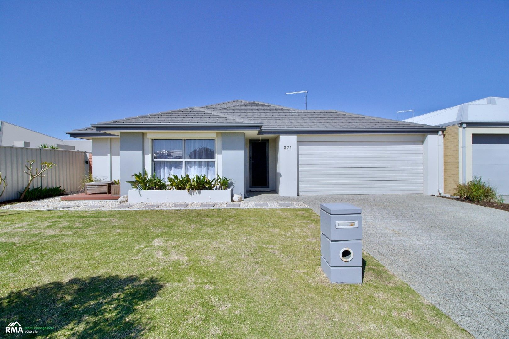4 bedrooms House in 271 Marillana Drive GOLDEN BAY WA, 6174