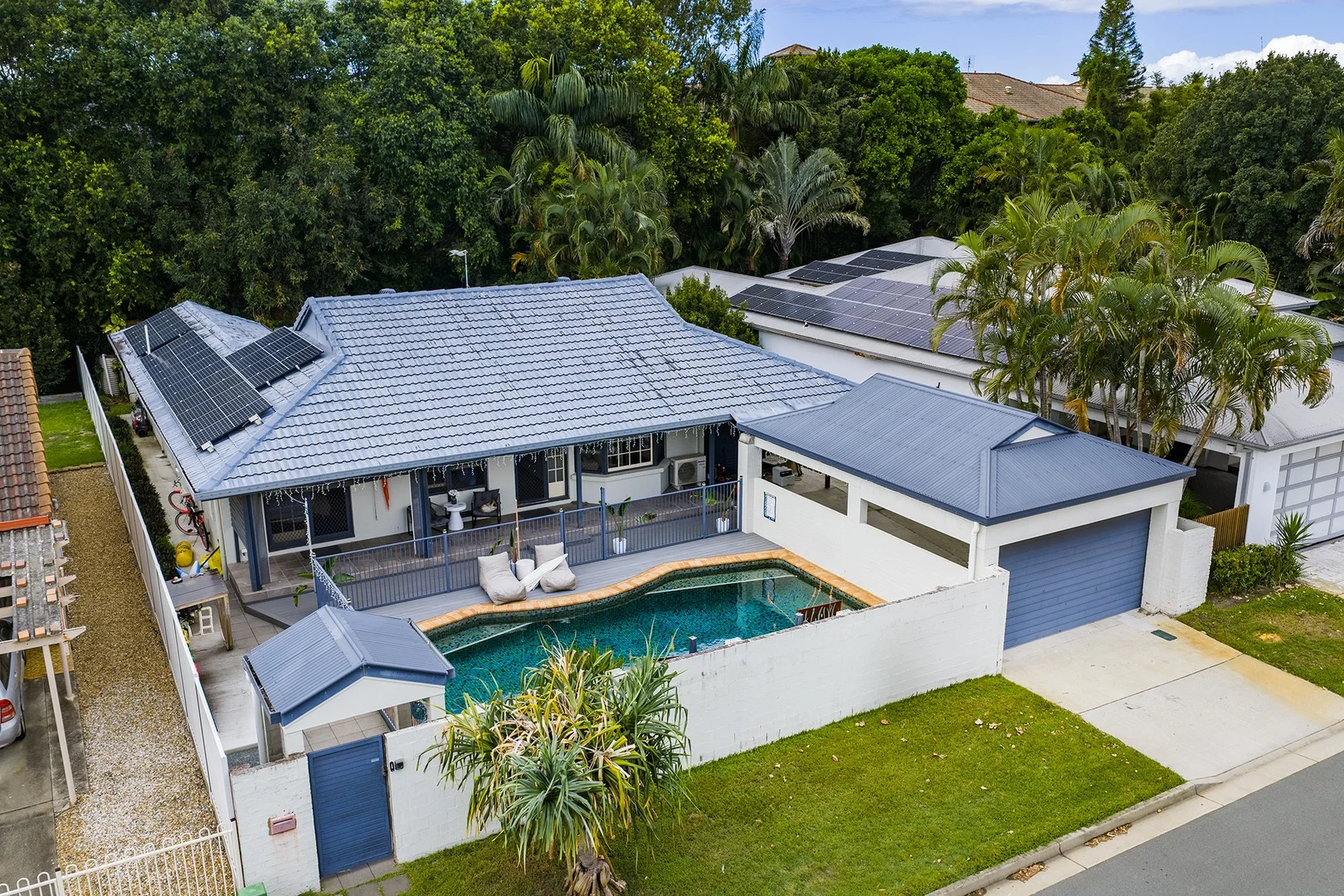 7 Dame Patti Avenue, Mermaid Waters QLD 4218