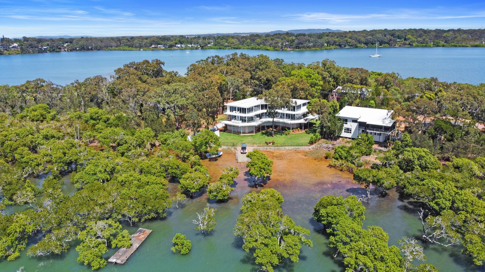 11 Blue Vista Street, Macleay Island QLD 4184