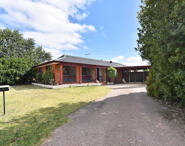 30 Dunrossil Drive, Sunbury VIC 3429