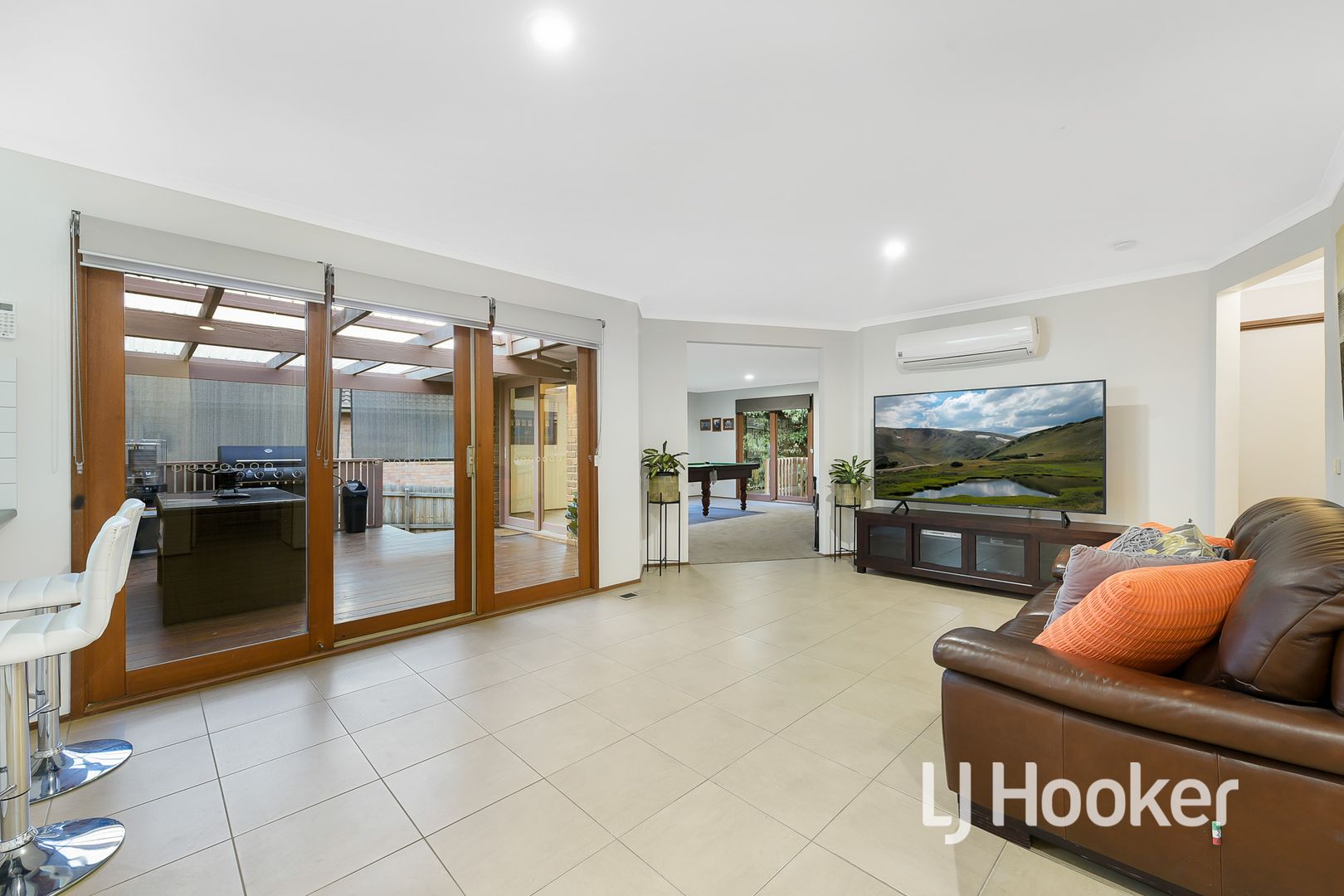 22 Balmain Drive, Berwick VIC 3806, Image 2