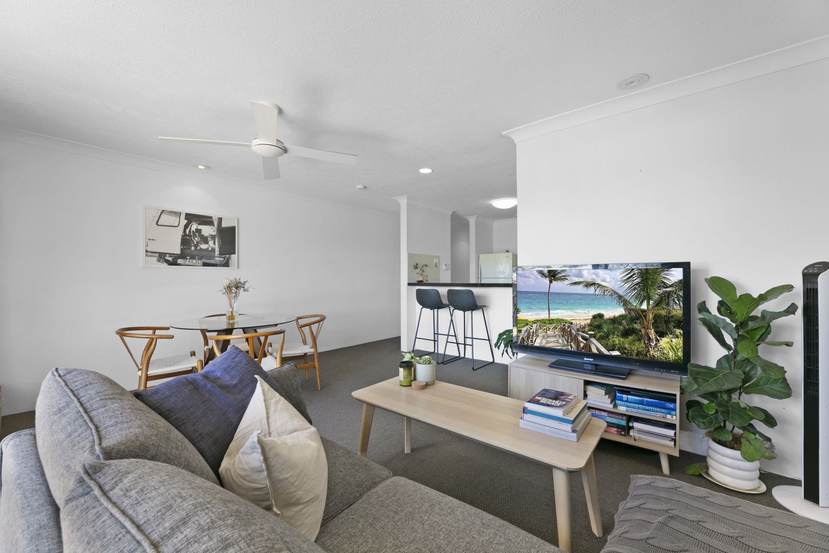 6/34 Seaside Avenue, Mermaid Beach QLD 4218, Image 2