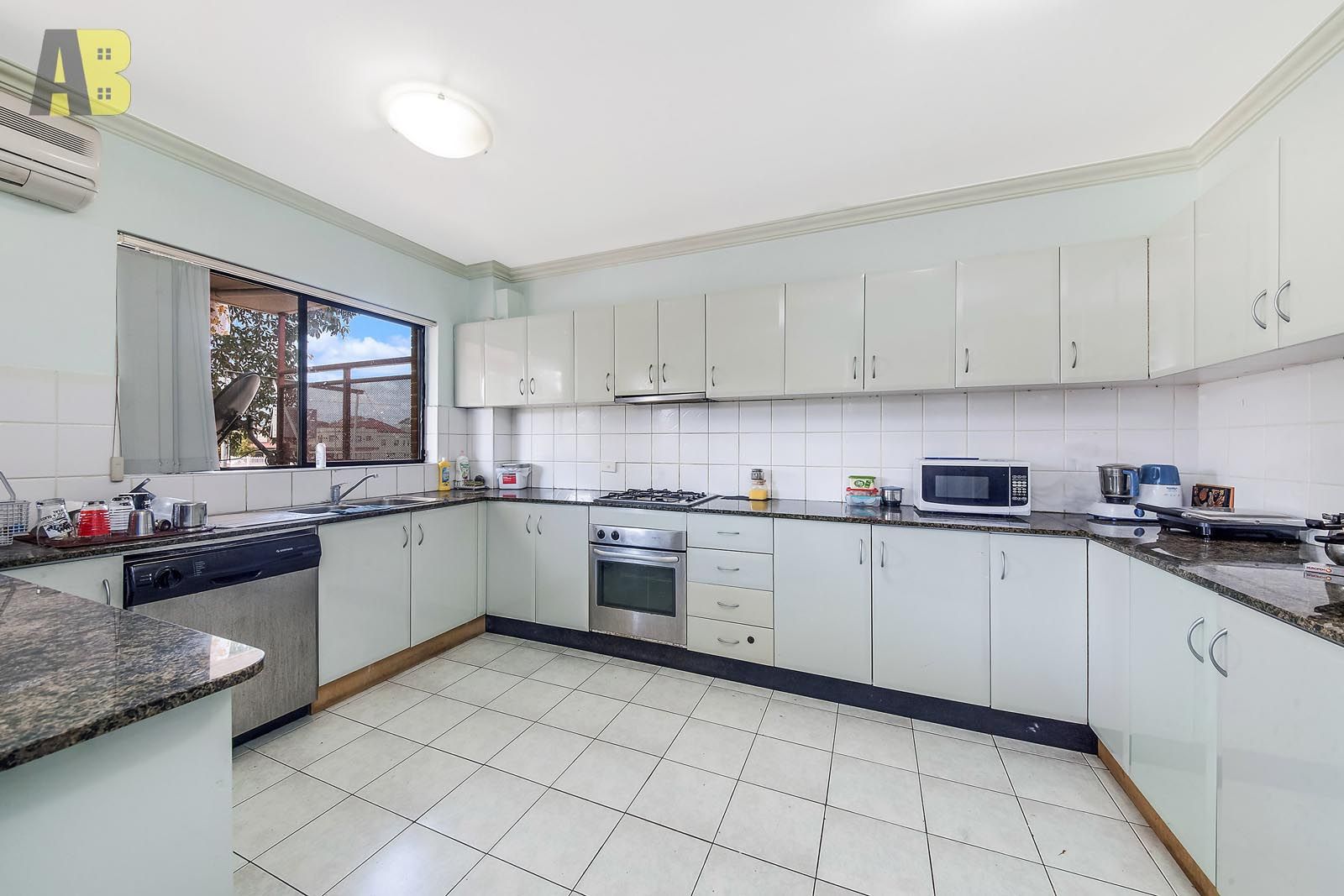 5/25 PORTICO PDE, Toongabbie NSW 2146, Image 2