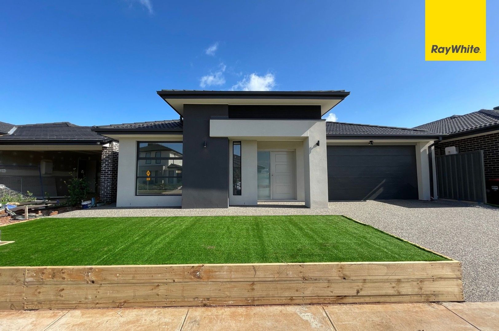 4 bedrooms House in 18 Saltaire Drive STRATHTULLOH VIC, 3338