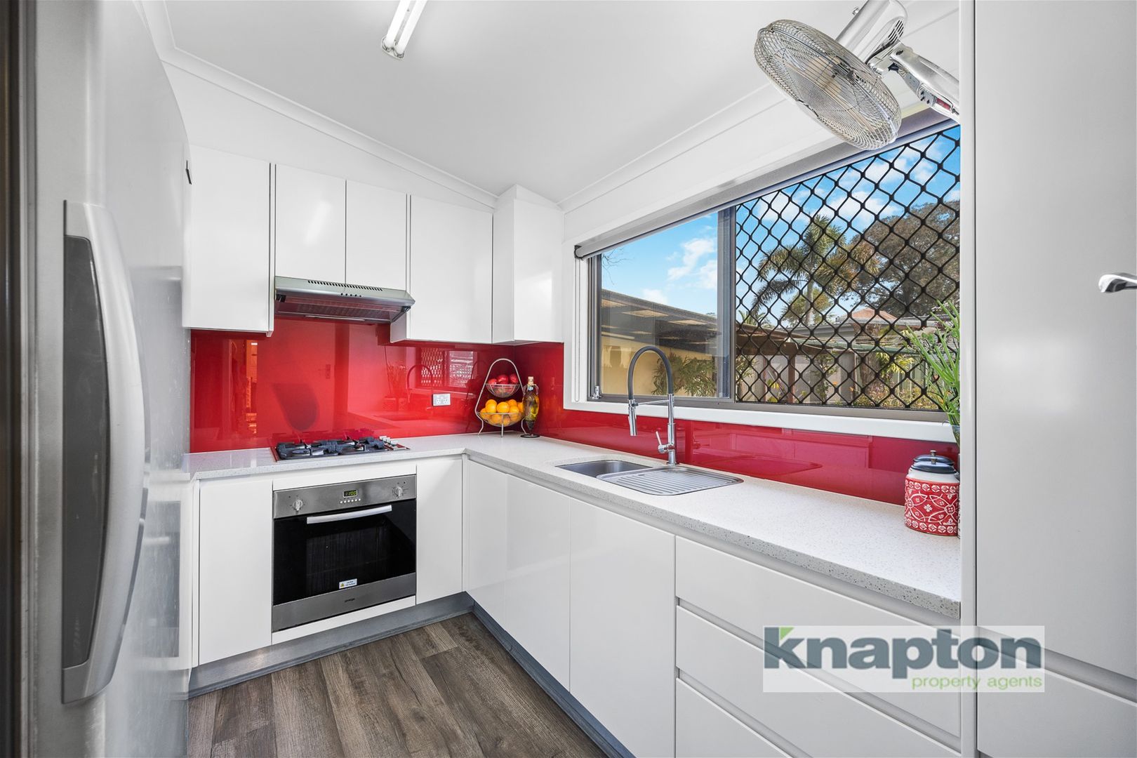 4 Mahnken Avenue, Revesby NSW 2212, Image 2