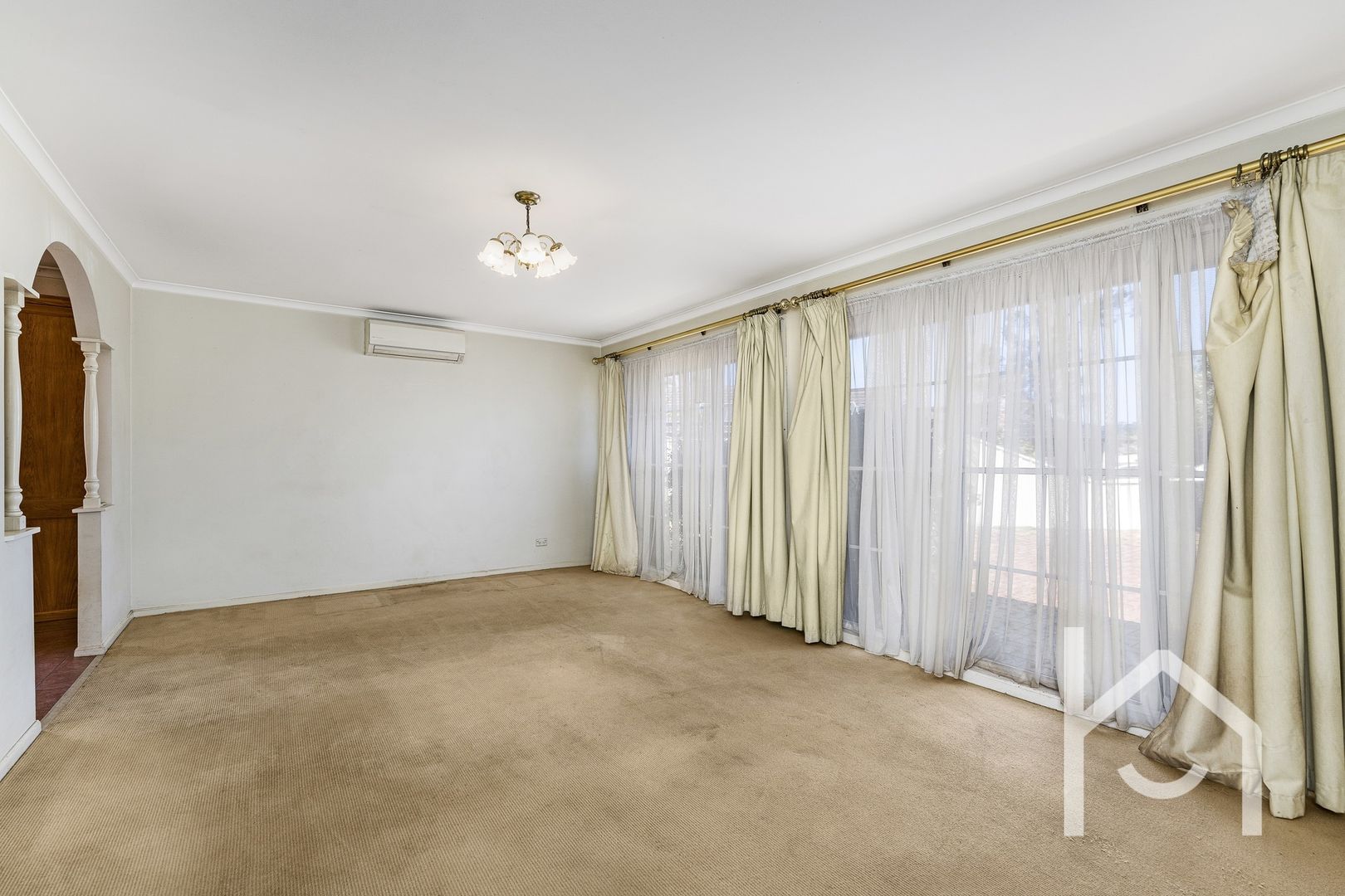 10 Hispano Place, Ingleburn NSW 2565, Image 2