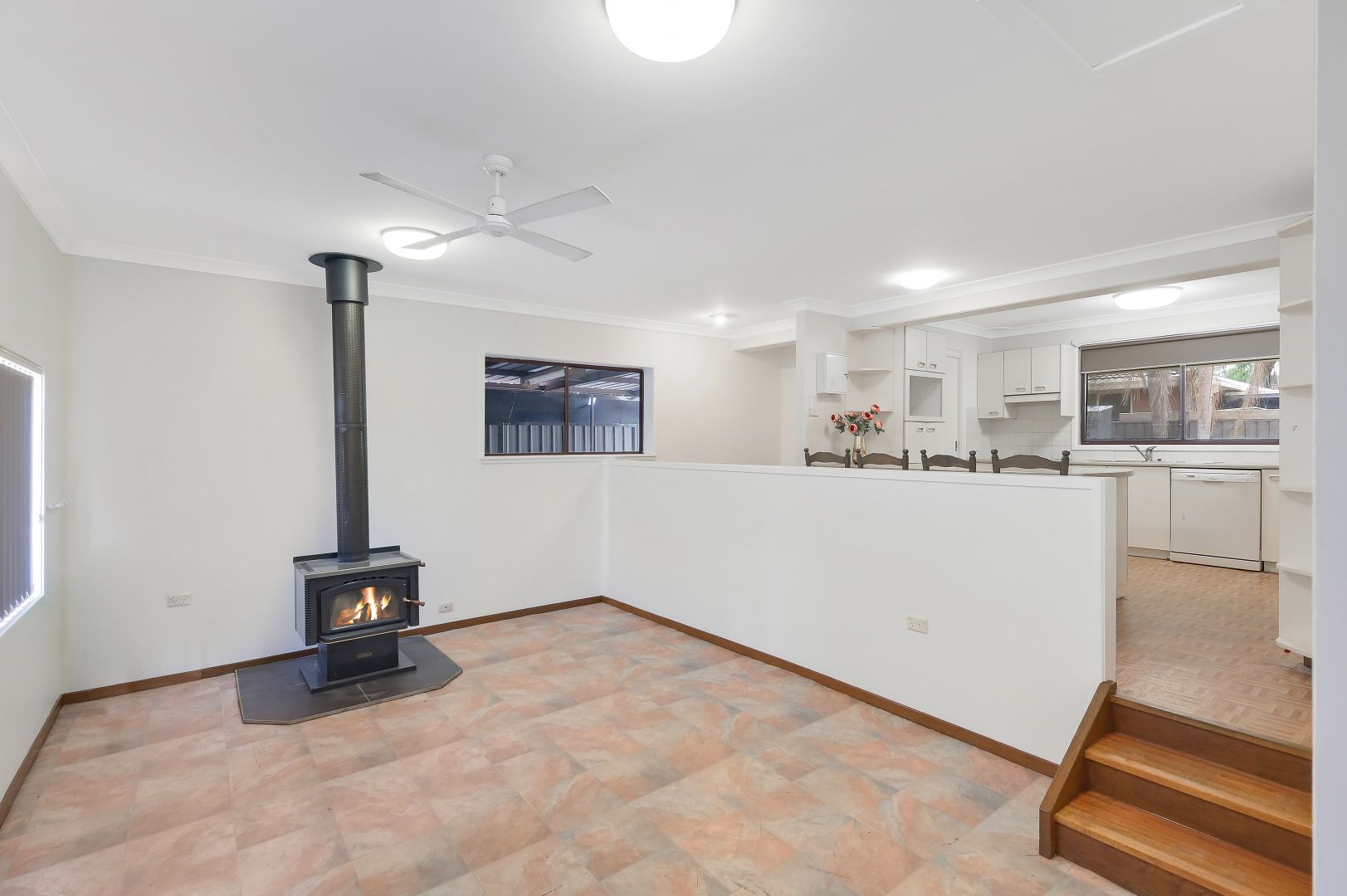 147 Harrow Road, Glenfield NSW 2167, Image 2