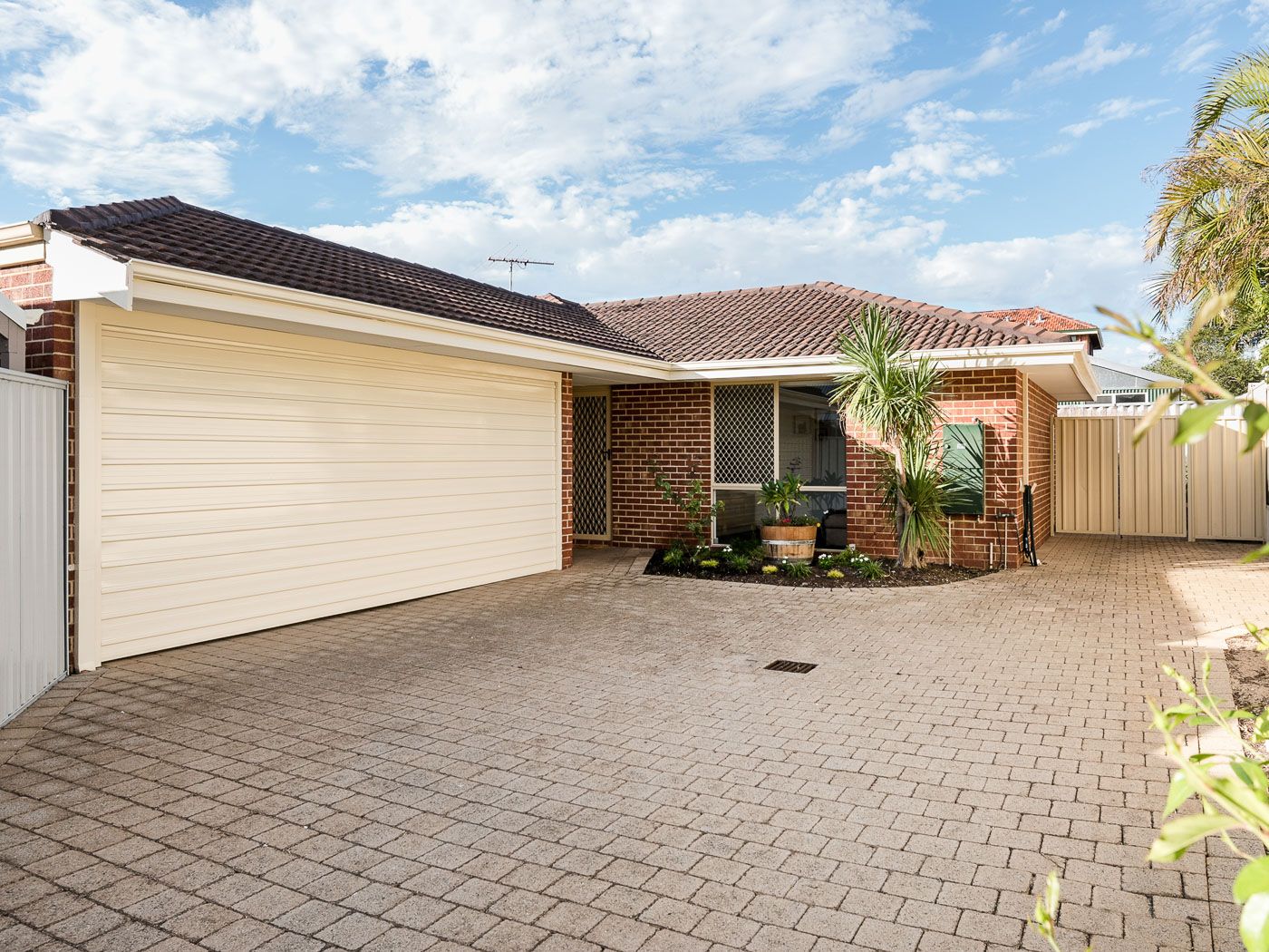 38B Redwood Crescent, Melville WA 6156, Image 0