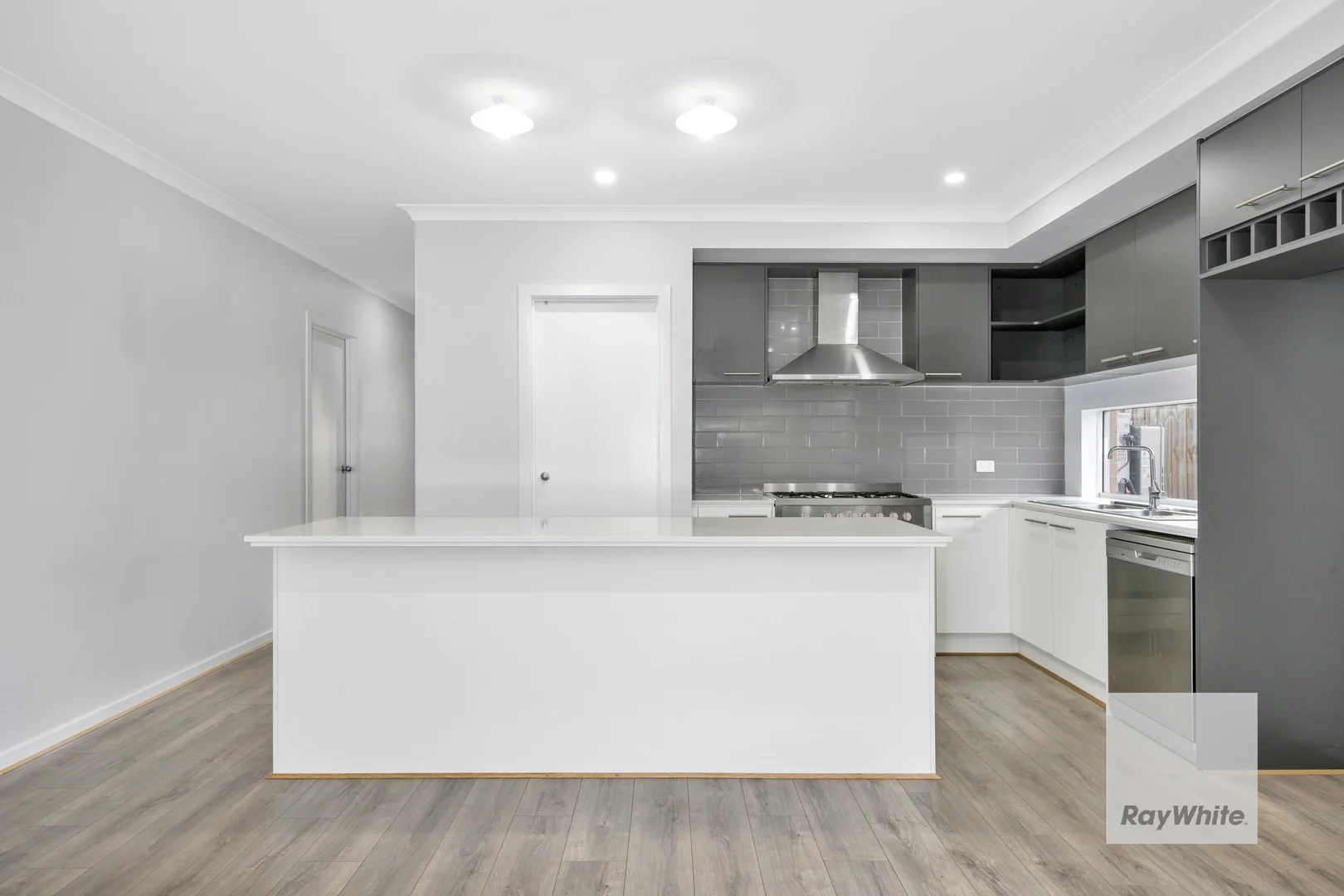 Additional image 2 of 16 Polmont Avenue, Thornhill Park VIC 3335