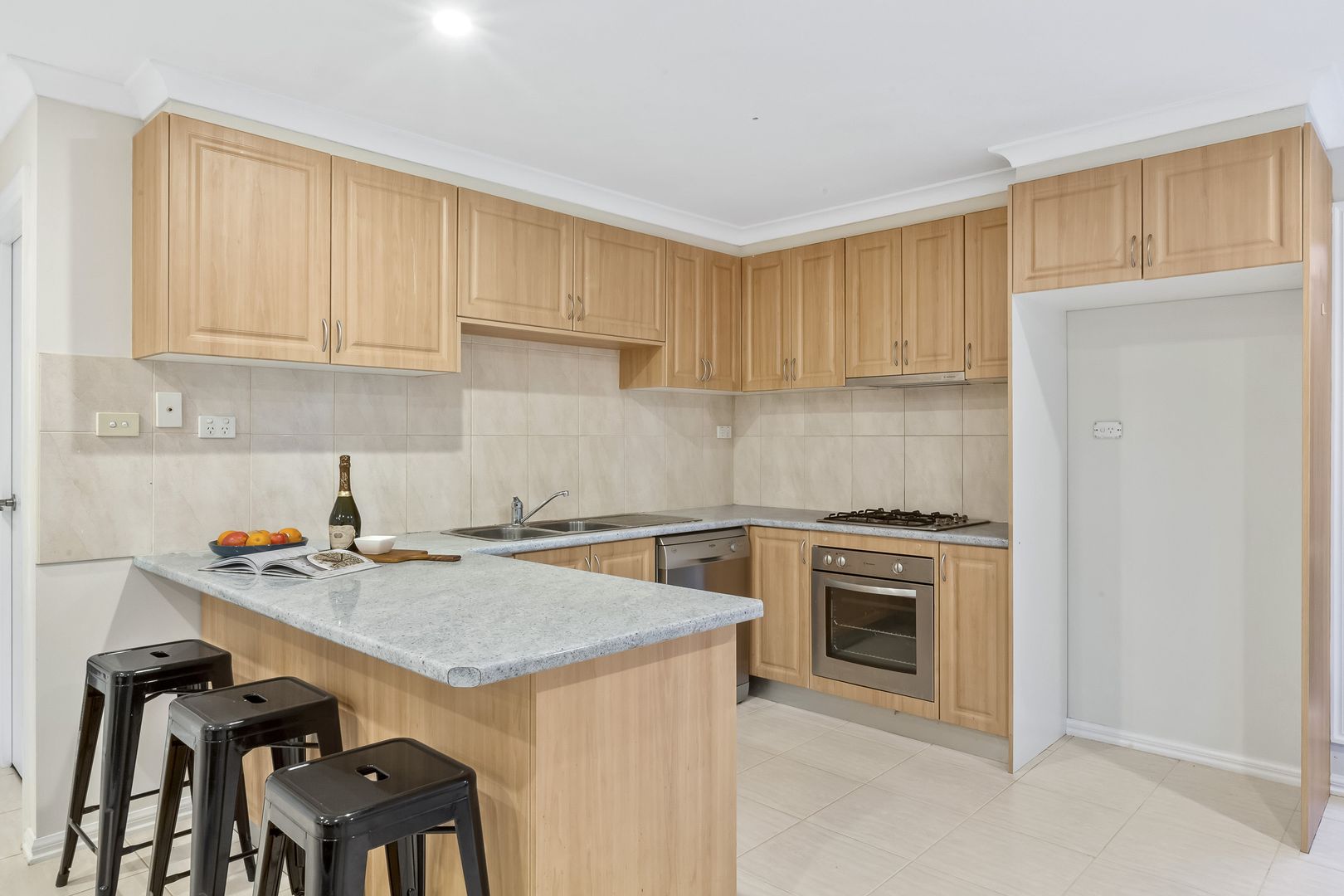 3/4 Balmoral Close, Hillside VIC 3037, Image 2