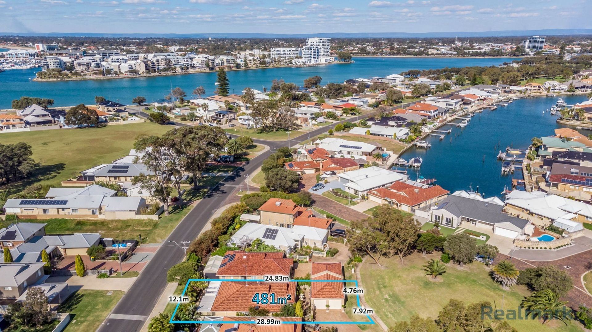 4 Parkwater Cove, Halls Head WA 6210 Domain