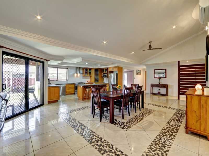 8 Kleins Rd, WOONGARRA QLD 4670, Image 1