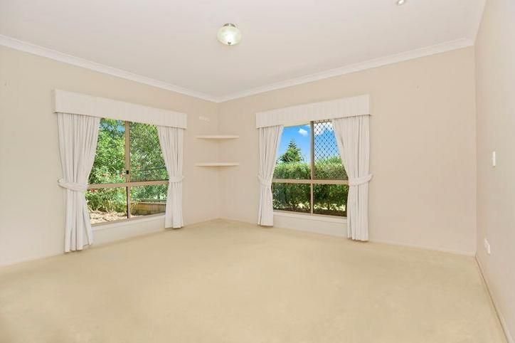 18 Ryan Drive, COTSWOLD HILLS QLD 4350, Image 2