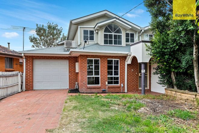 Picture of 15 Stradbroke Drive, ST ALBANS VIC 3021