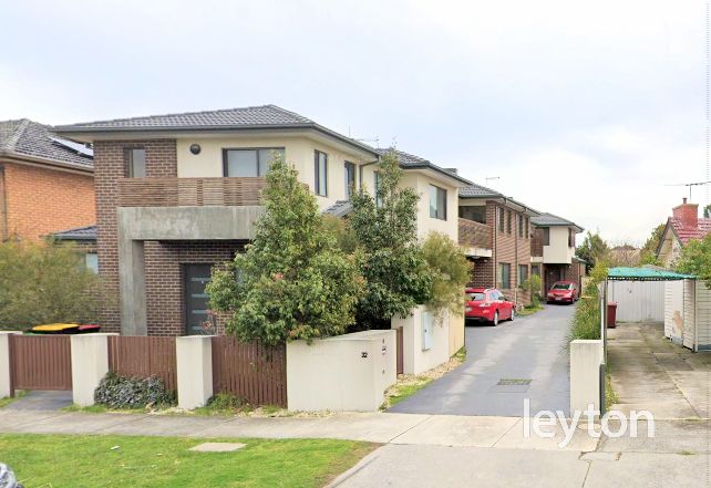 3 bedrooms Townhouse in 1/32 Royal Avenue SPRINGVALE VIC, 3171