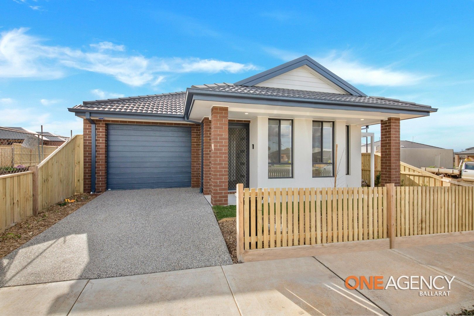 3 bedrooms House in 9 Plume Terrace ROCKBANK VIC, 3335
