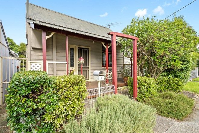 Picture of 5 Woodlands Road, ASHBURY NSW 2193