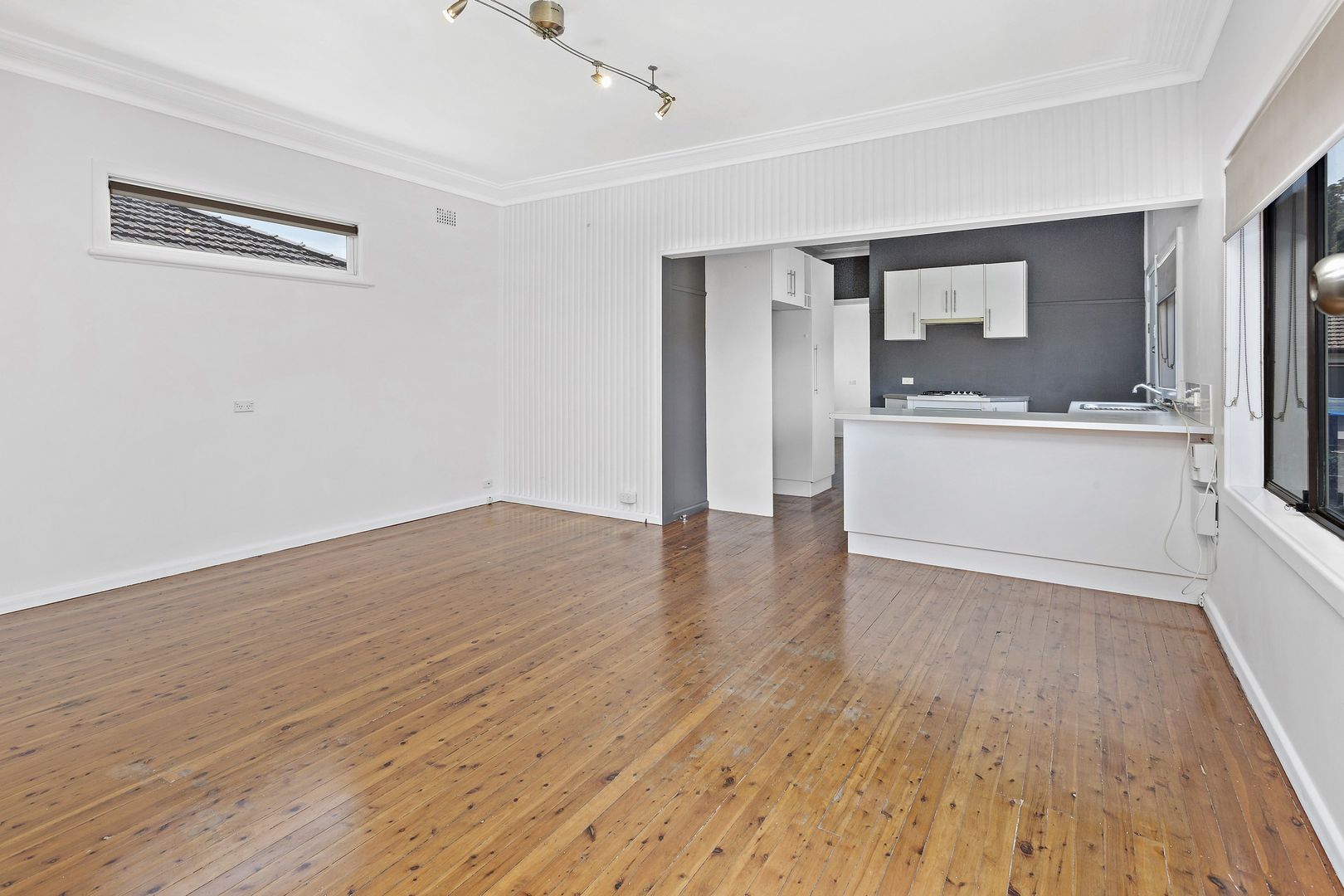 280 Gladstone Avenue, Mount Saint Thomas NSW 2500, Image 2