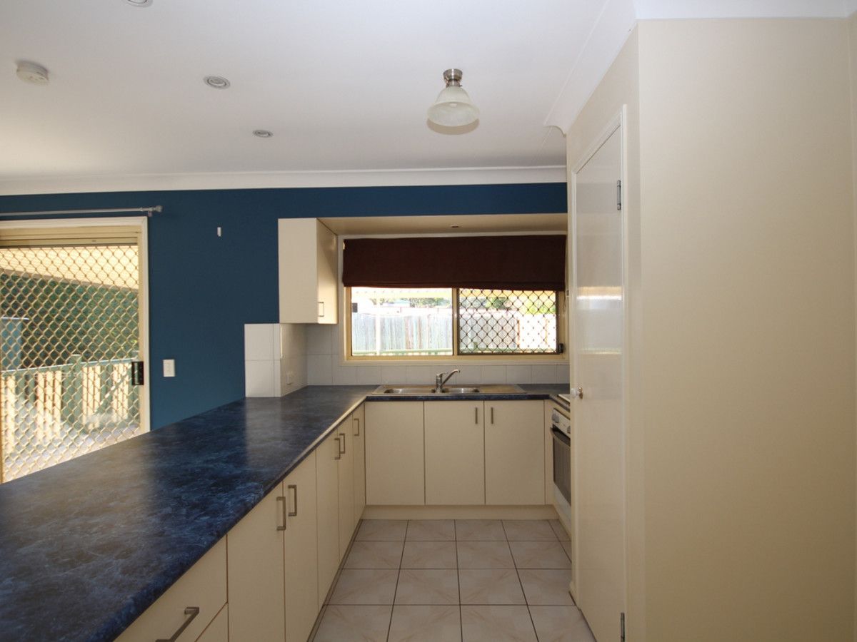 12 Hillcrest Place, Flinders View QLD 4305, Image 2