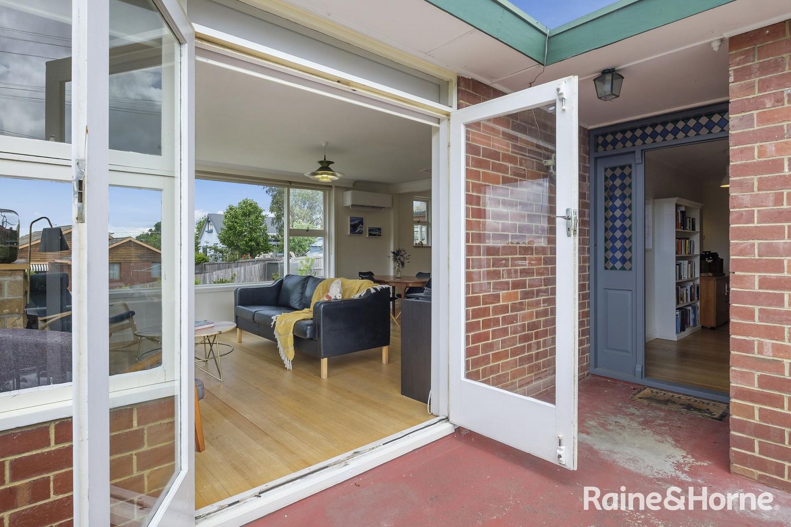 214 Roslyn Avenue, Blackmans Bay TAS 7052, Image 2