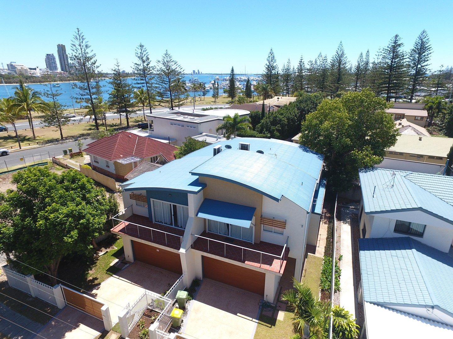 2/25 Montgomery Avenue, Main Beach QLD 4217, Image 0