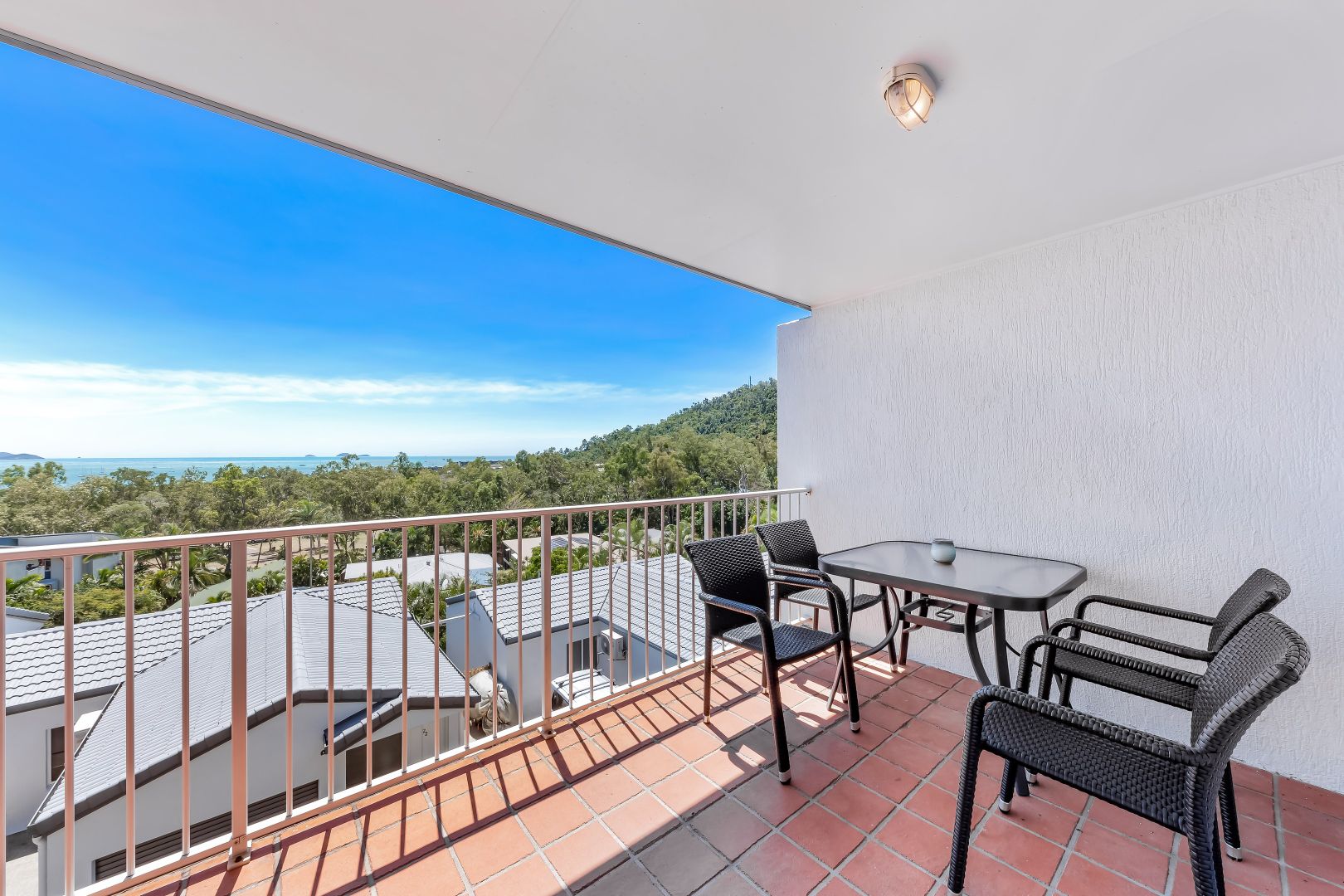 2/12 Eshelby Drive, Cannonvale QLD 4802