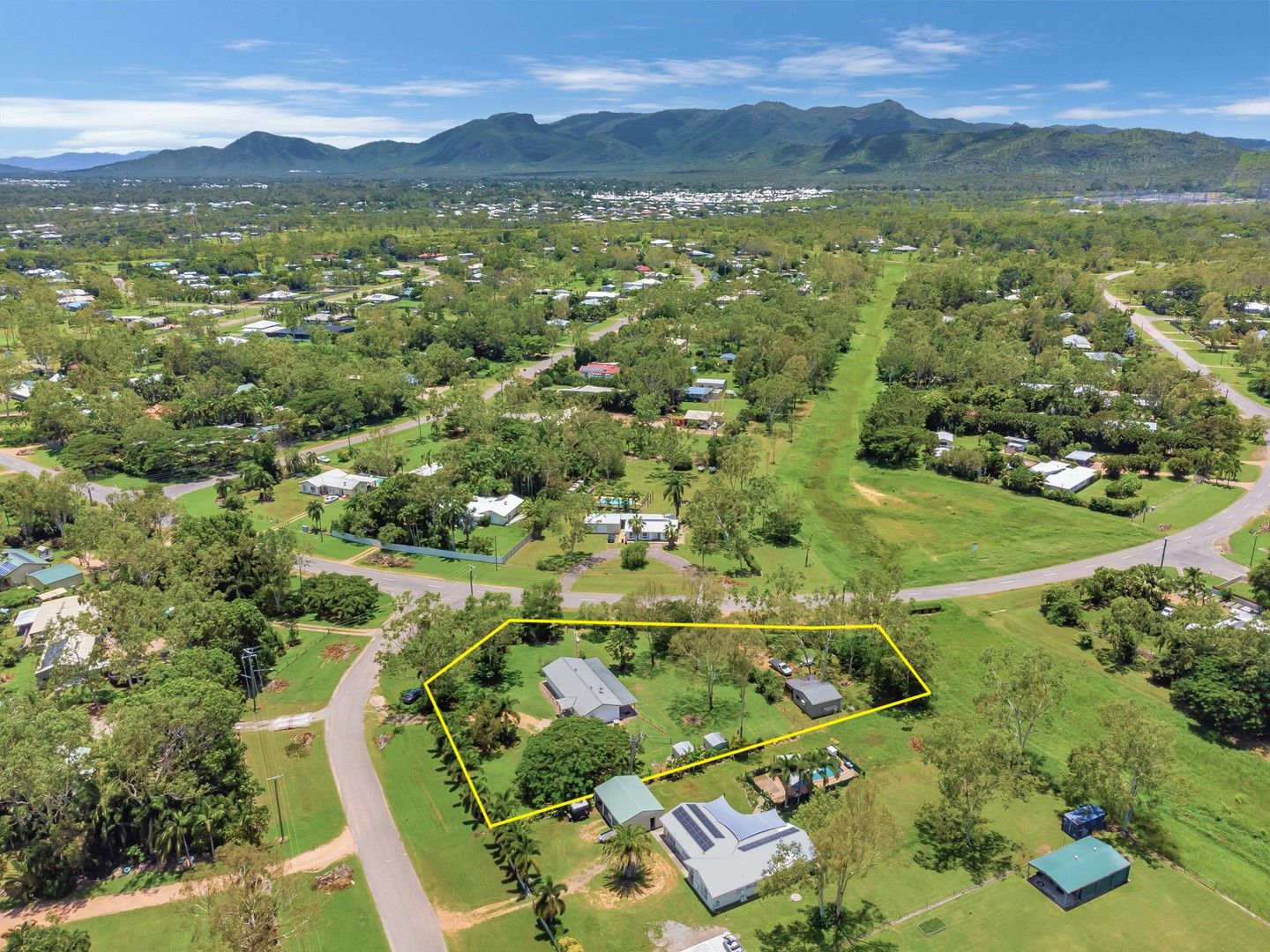 Sold 229 Kelso Drive Kelso QLD 4815 on 29 Feb 2024 2019043477 Domain