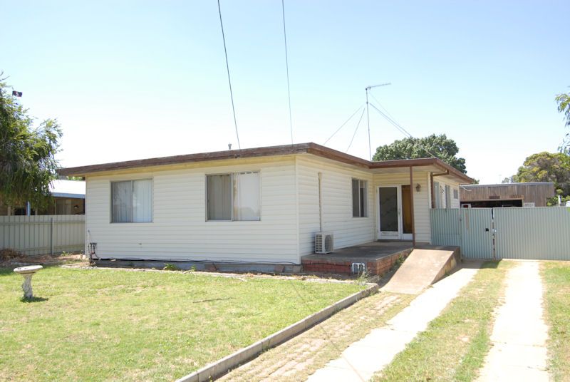 449 Sloane Street, Deniliquin NSW 2710, Image 0