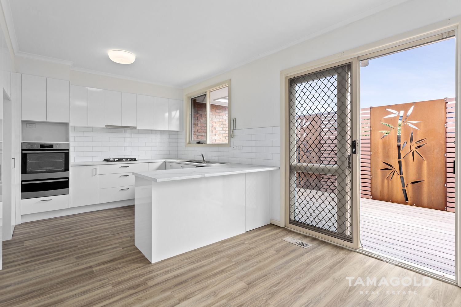 3 bedrooms Apartment / Unit / Flat in 2/230 Grange Road CARNEGIE VIC, 3163