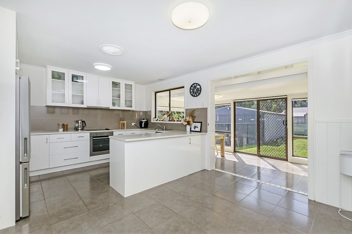 8 Stephens Street, Heywood VIC 3304, Image 2