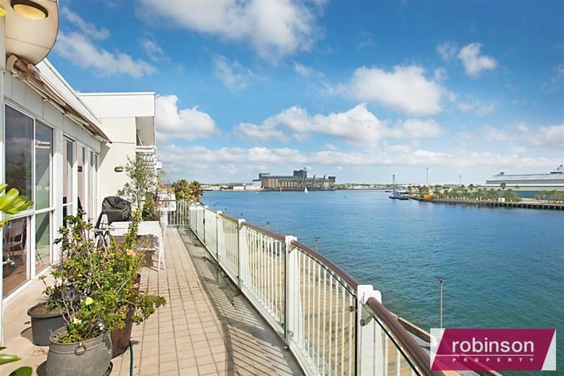 10/304 Wharf Road, Newcastle NSW 2300, Image 2