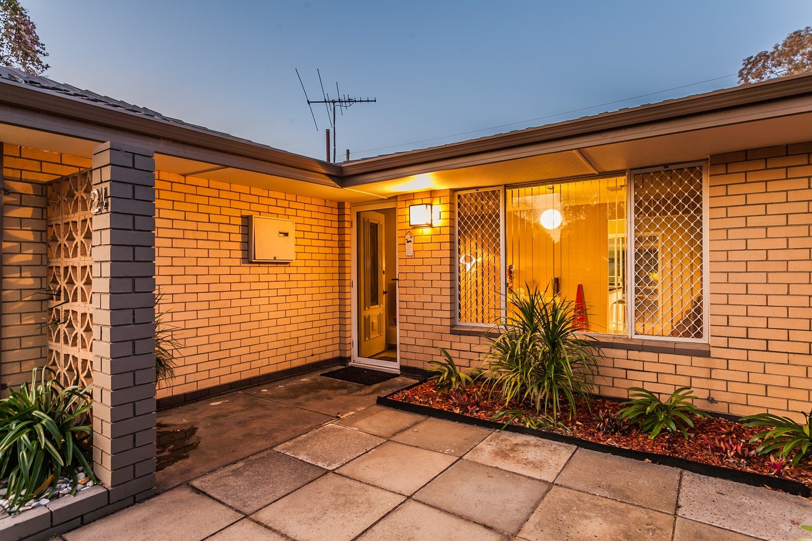 1/24 Galaxy Way, Carlisle WA 6101, Image 2