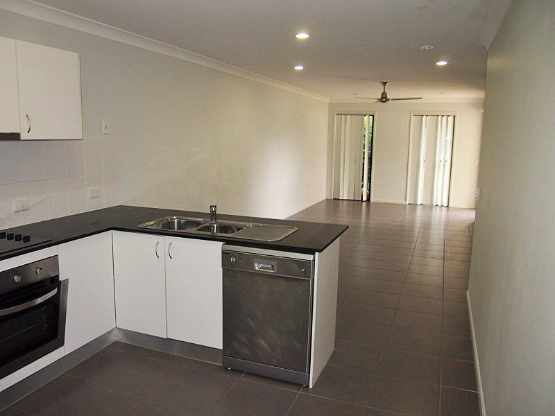 2/8 Coolum Court, Blacks Beach QLD 4740, Image 1