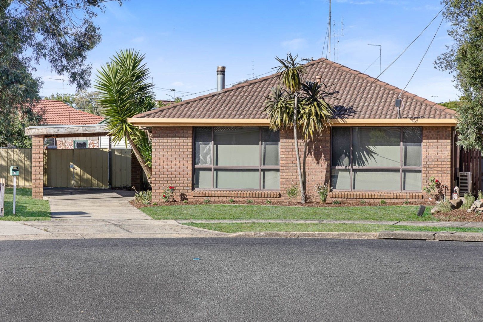 3 bedrooms House in 21 Lawrence Street SEBASTOPOL VIC, 3356